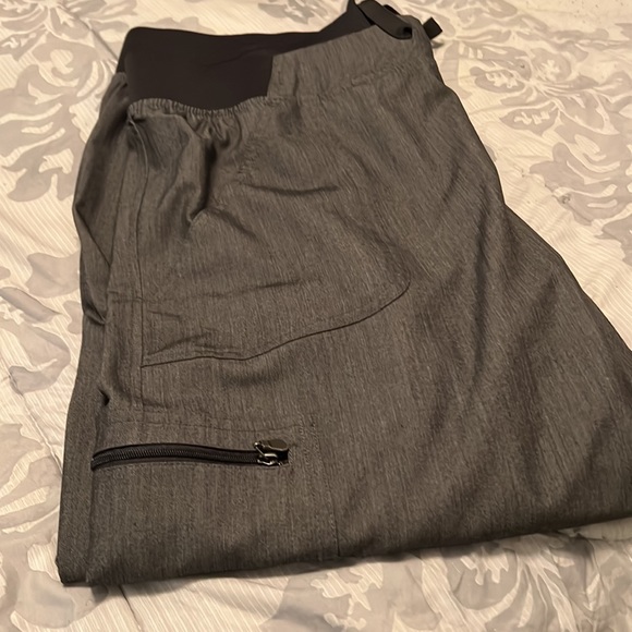 Adar Scrubs top ‘n bottom NWOT soft to the touch light weight - Picture 4 of 13